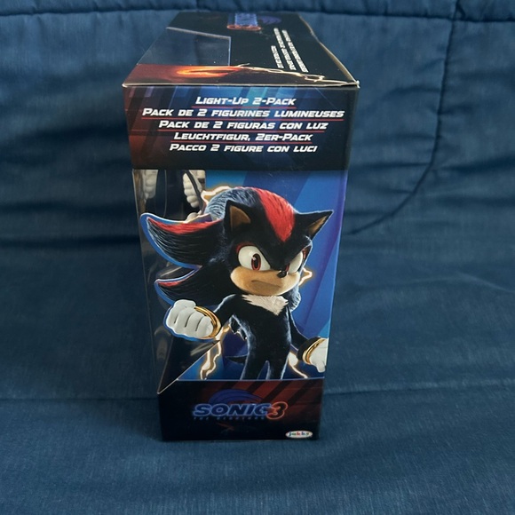 Sonic the Hedgehog 3: Super Shadow / Super Sonic Light-Up 2-Pack - Picture 8 of 12